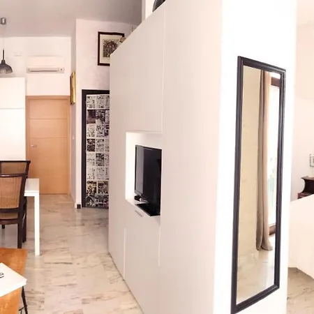 Apartment Espacio 04 *